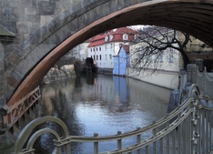 Prag: Wassermühle am Kampakanal