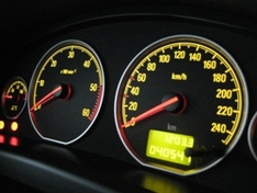 Tacho-Anzeige im Auto