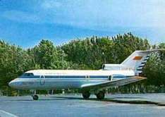 YAK-40 auf dr Rollbahn