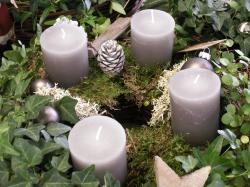 Adventskranz mit Kerzen