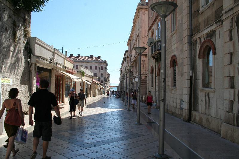 Split (c) dago