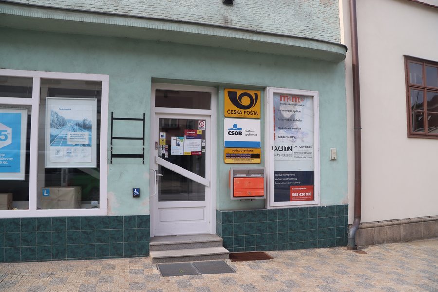 File:Detail of post office at Tyršova street in Moravské Budějovice, Třebíč District.jpg