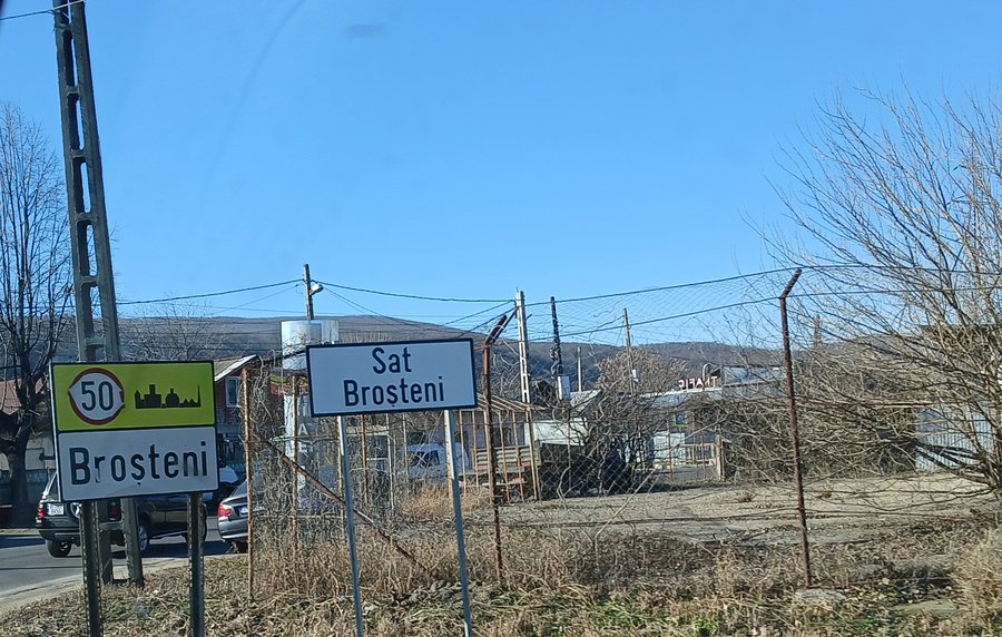 File:RO VN Broșteni 1.jpg