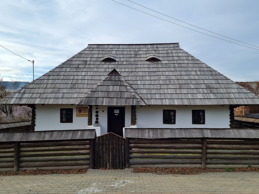 File:Oraș Solca - Casa-muzeu Saveta Coturbaș.jpg
