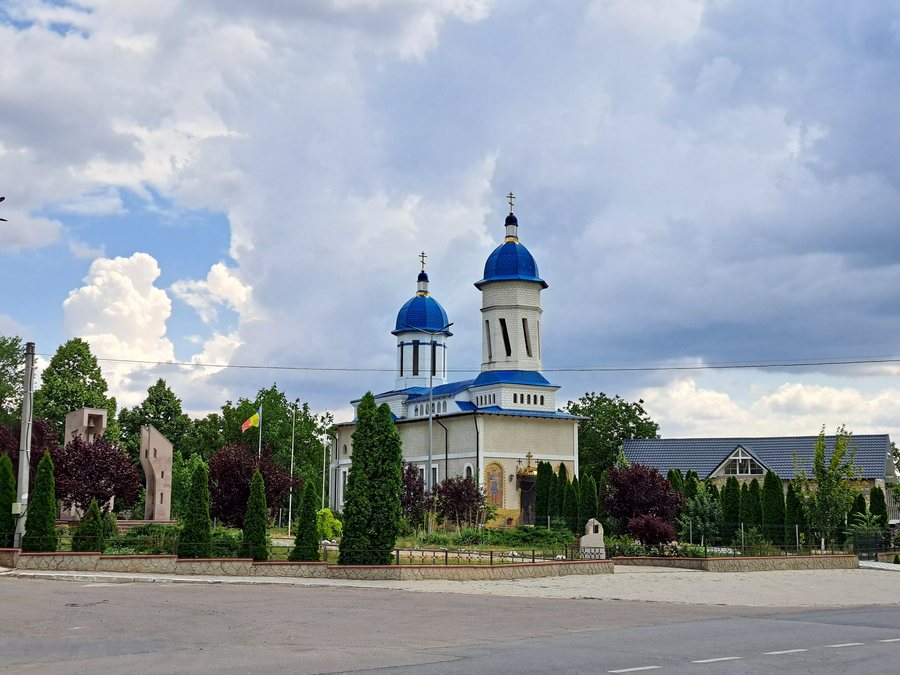 File:Biserica satului Cocieri, Dubăsari.jpg