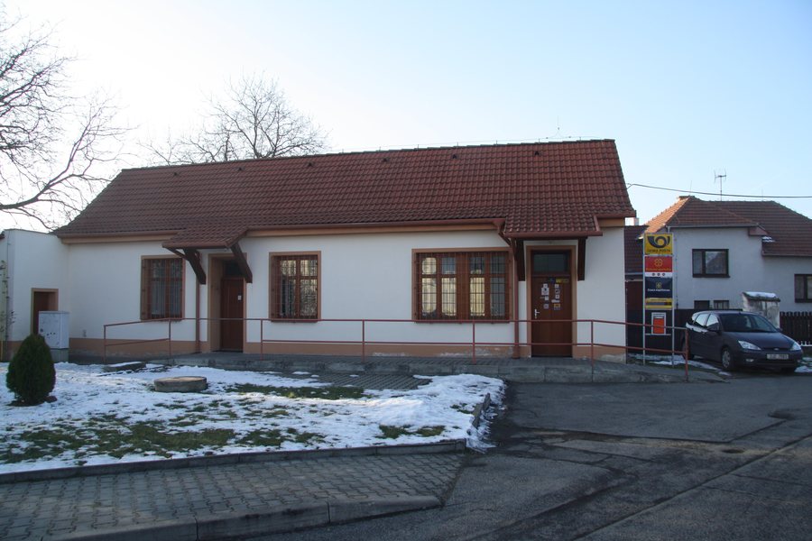 File:Czech Post in Březník, Třebíč District.JPG