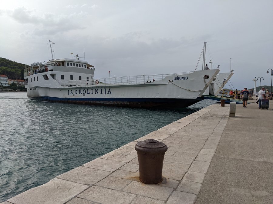 File:Ferry arrives at Zlarin.jpg