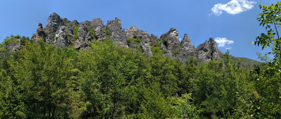 File:Bulgaria Kyustendil Province Kyustendil Municipality Village of Razhdavitsa Shegava Canyon (12).jpg