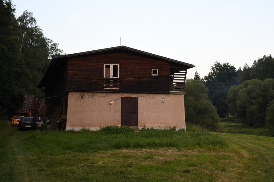 File:Rataje-nad-Sázavou-Malovidy-penzion-Bayerka2020.jpg
