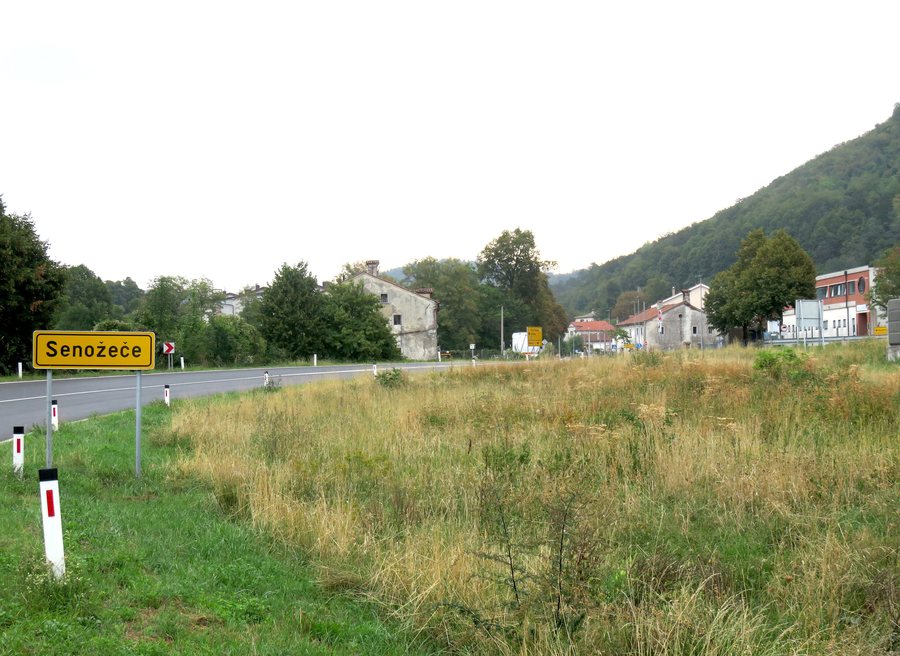 File:Senozece Slovenia 2.jpg