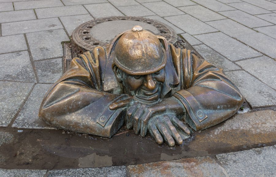 File:Estatua Hombre Trabajando, Bratislava, Eslovaquia, 2020-02-01, DD 45.jpg