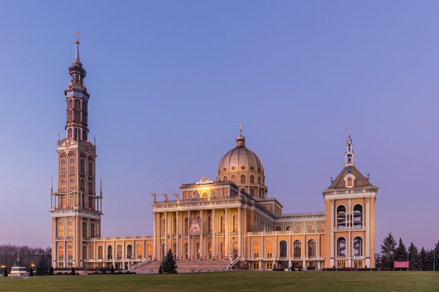 File:Basílica de Nuestra Señora de Licheń, Stary Licheń, Polonia, 2016-12-21, DD 33-35 HDR.jpg