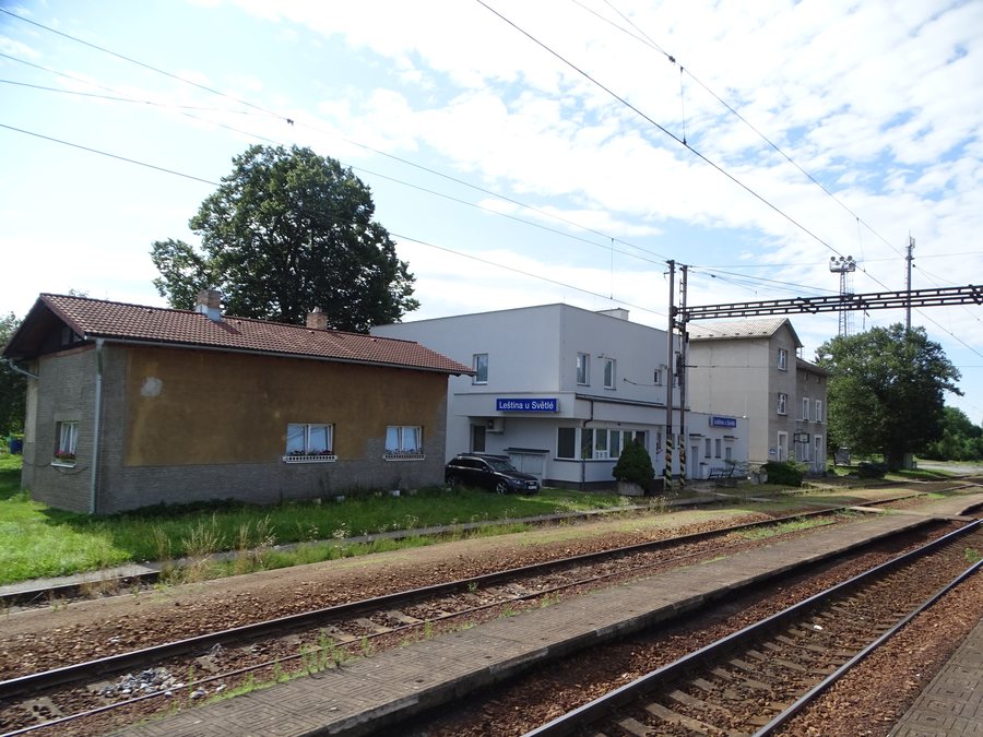 File:Leština u Světlé, nádraží (01).jpg