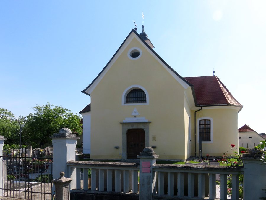 File:Šentrupert Braslovče Slovenia - church 1.jpg