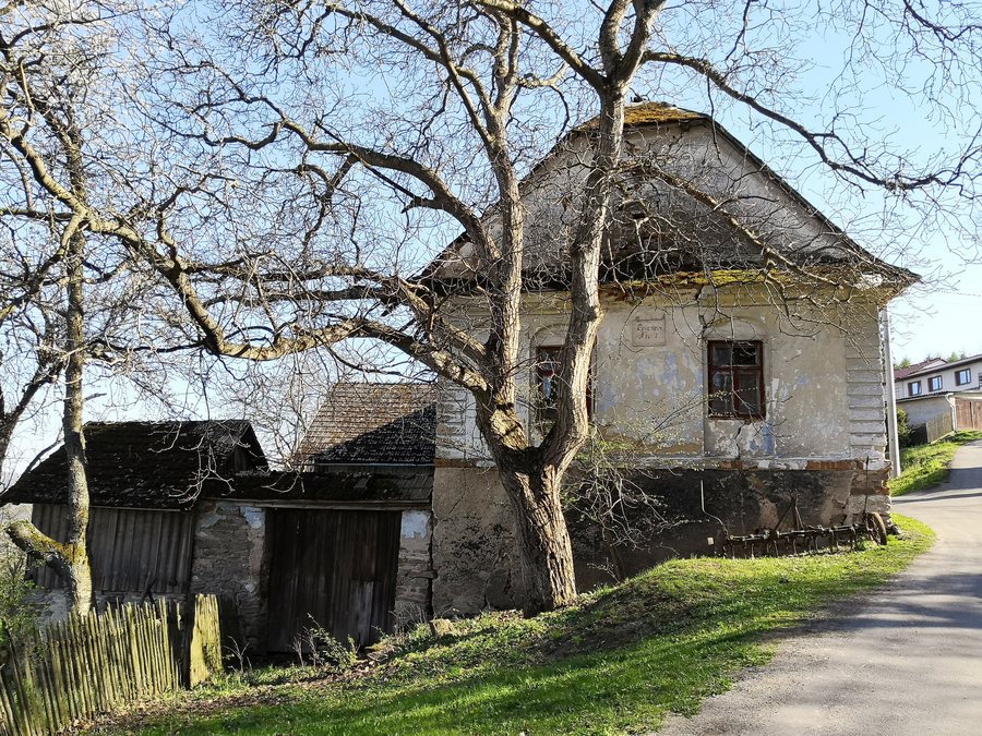 File:Kobylnice (Koroužné), č. p. 1.jpg