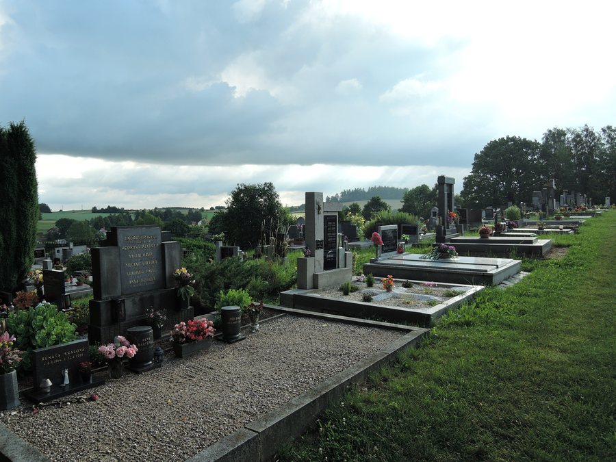 File:Úsobí, hřbitov 01.jpg