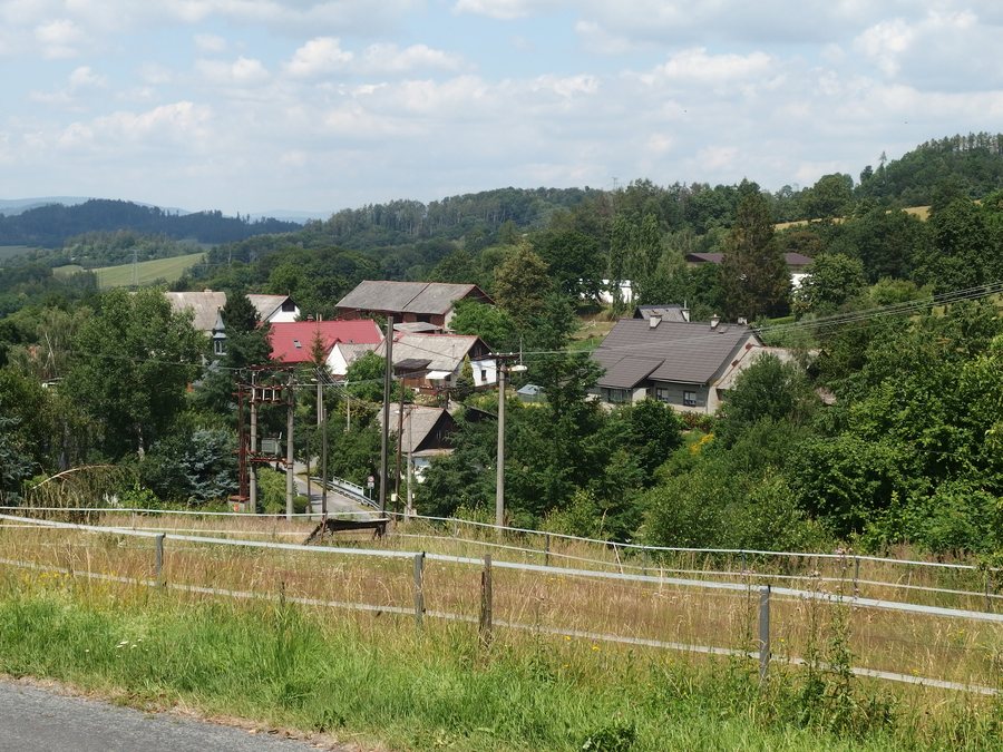 File:Benkov (Dlouhomilov), celkový pohled (1).jpg