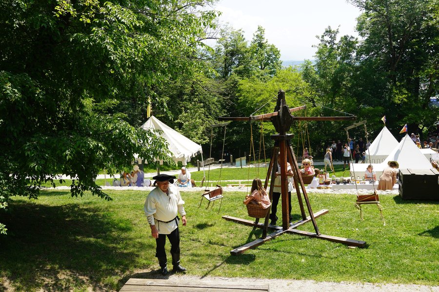 File:Mittelalterliches Fest auf der Burg Bled, in Slowenien, Europäische Union 10.jpg