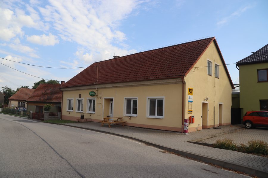 File:Overview of post office in Čikov, Třebíč District.jpg