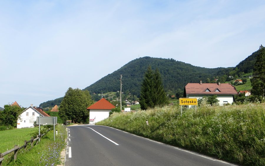 File:Soteska Dolenjske Toplice Slovenia 1.jpg