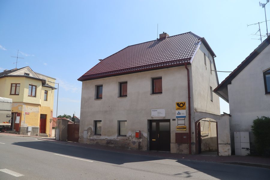 File:Overview of post office at Brněnská street in Hrotovice, Třebíč District.jpg