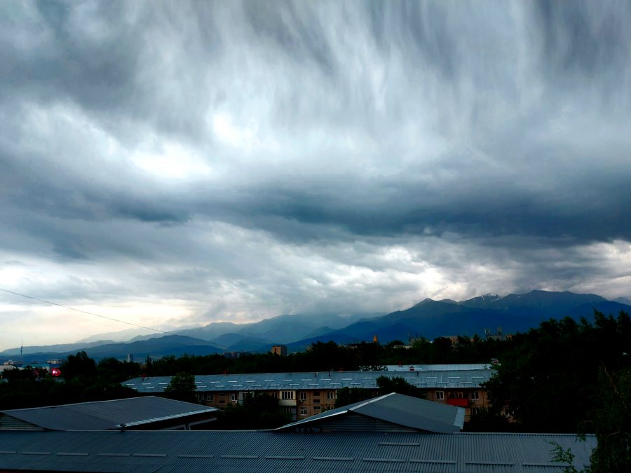 File:Wispy clouds in Almaty region.jpg