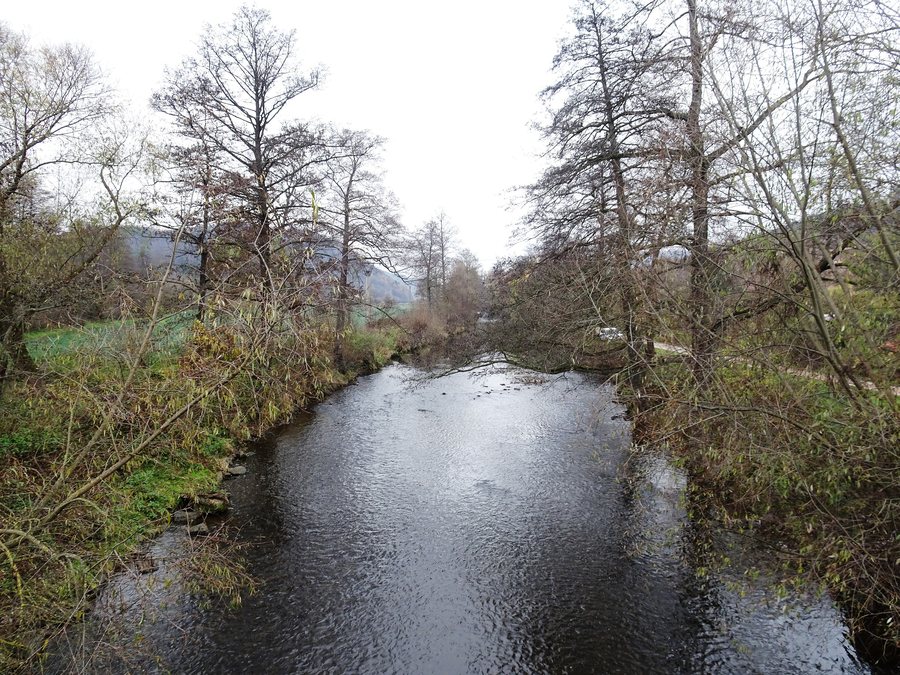 File:Předklášteří, Svratka z mostu.jpg