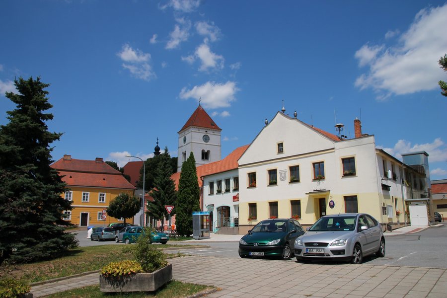 File:Rouchovany, 2015 (01).jpg