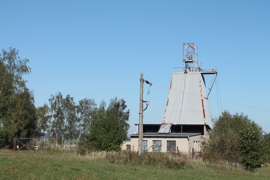 File:Bukov, větrací šachta Bukov (2019-09-22; 02).jpg