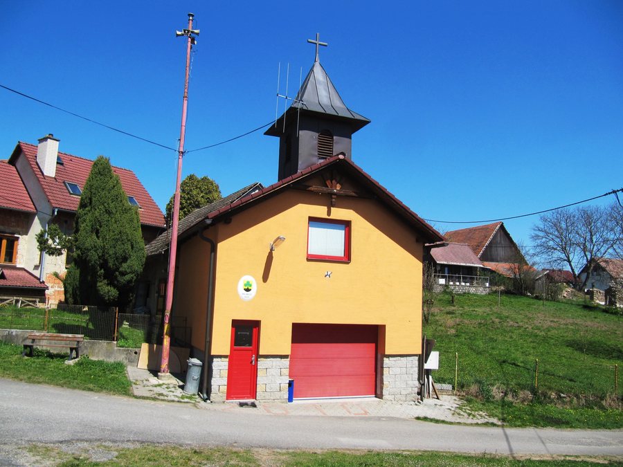 File:Dvořiště (Bystřice nad Pernštejnem), hasičská zbrojnice.jpg