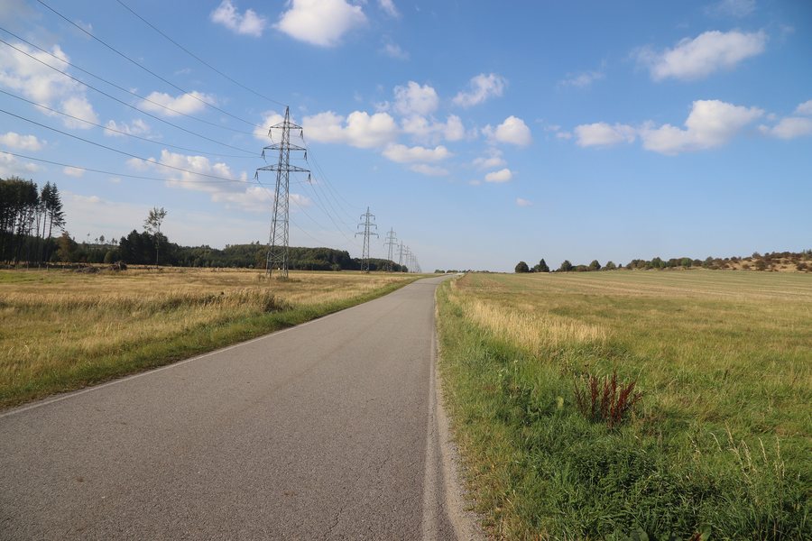 File:Overview 2 of road III 4056 near Zašovice, Třebíč District.jpg