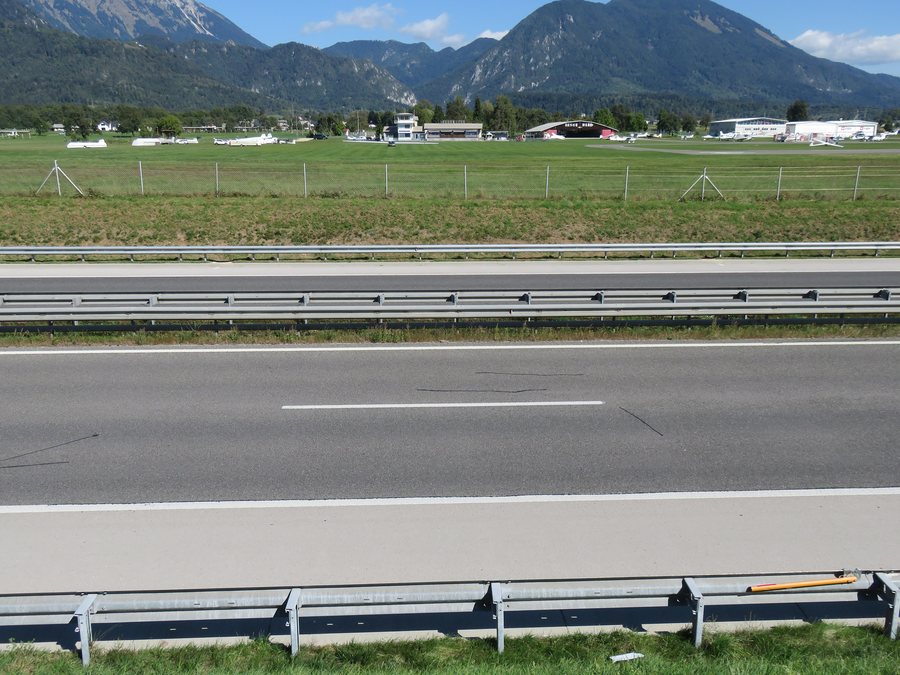 File:Lesce Mass Graves.jpg