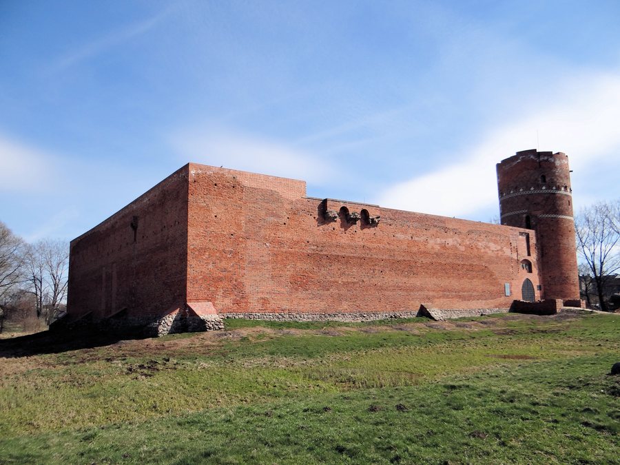 File:04 - Ciechanów Castle - 01.jpg