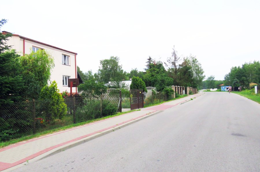 File:BIEGANÓW 02 w.jpg