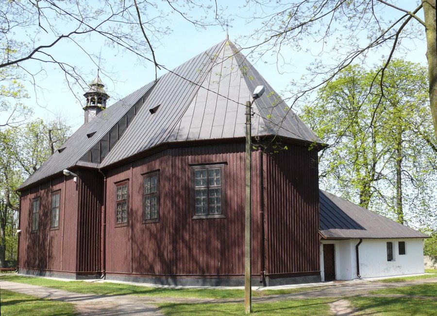 File:Kościół pw. Narodzenia NMP w Dobrzykowie (gm. Gąbin).jpg