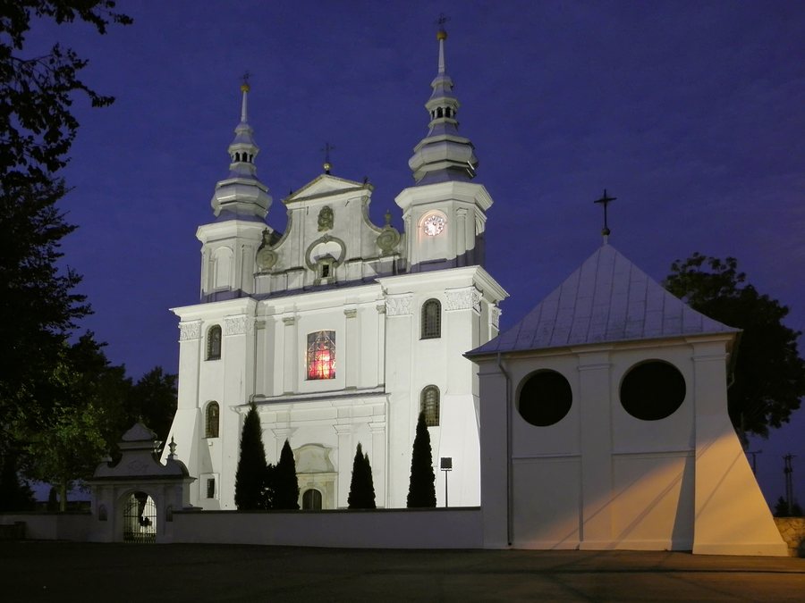 File:Jedlińsk, Kościół 02.jpg