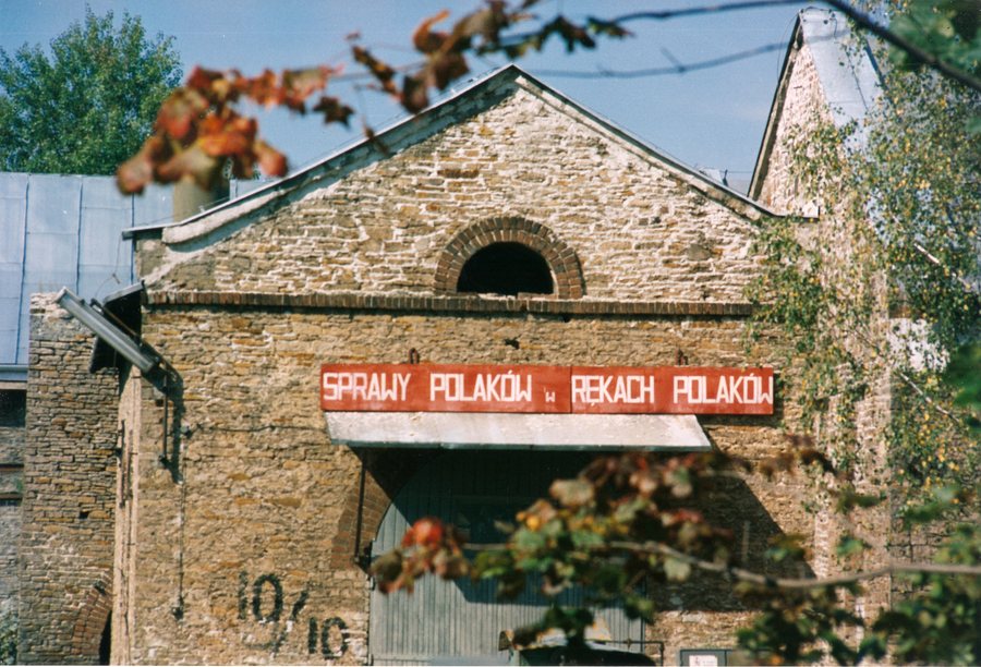 File:Zespół zakładu hutniczego Chlewiska.jpg