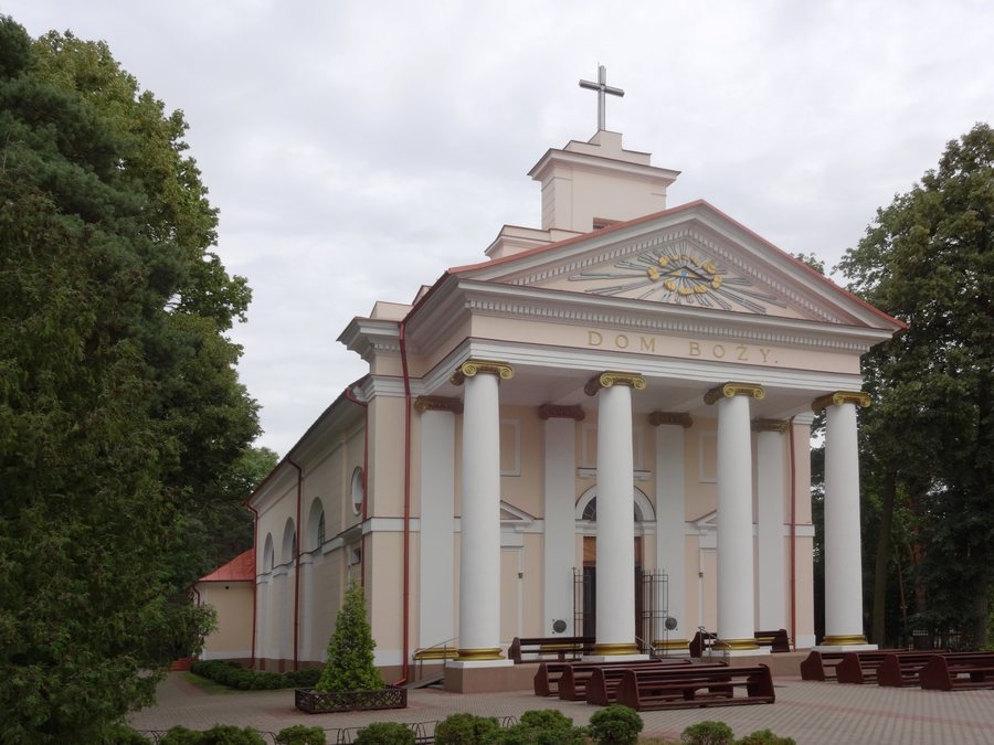 File:PL Wiązowna Adalbert of Prague church exterior.jpg