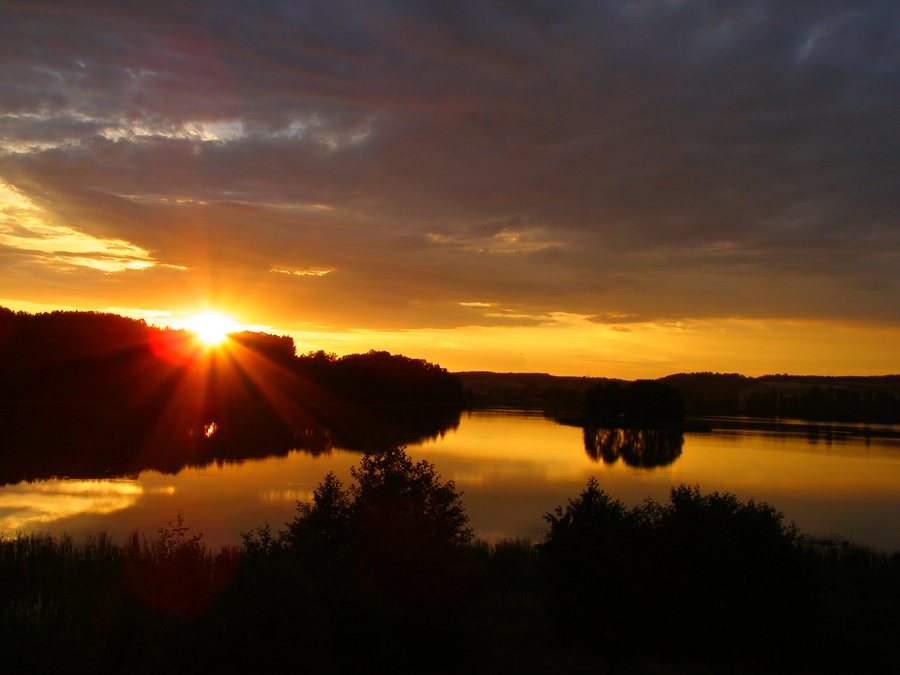 File:Raduń (lake)-sunset.jpg