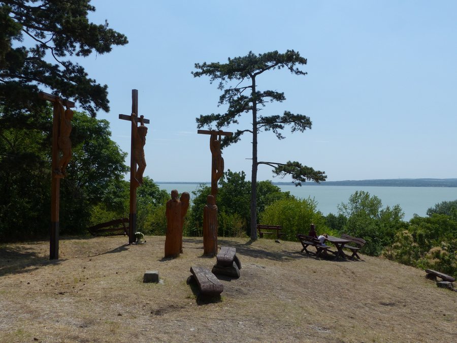 File:Fogadalmi kápolna (Vonyarcvashegy) (15).jpg