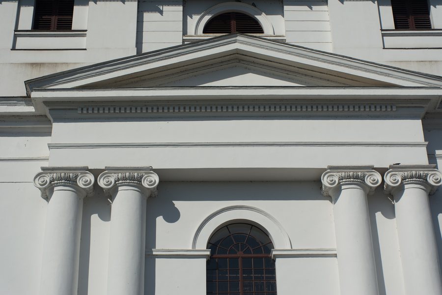 Kunhegyes 2014-09-30, Református Templom, timpanon