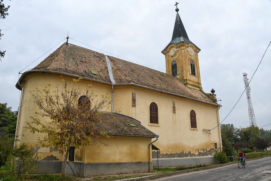 File:Kőtelek, Roman Catholic church 2020 05.jpg