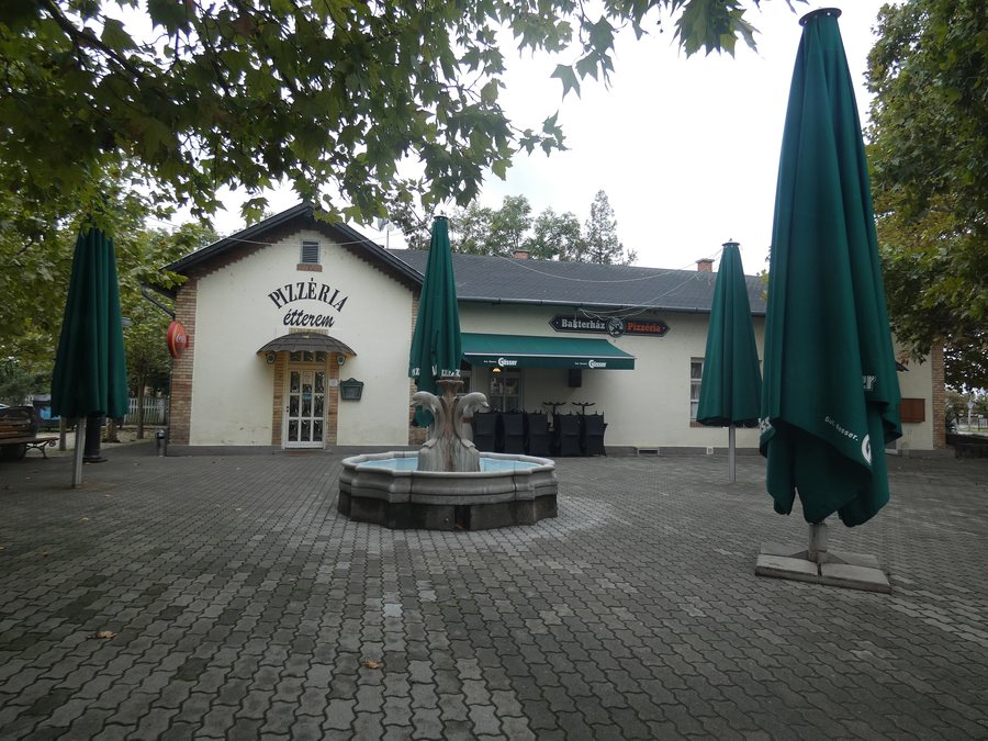 File:Pest Megyei Piros pecsételőhely Dunavarsány PMP 17.jpg