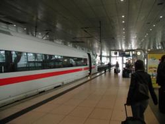 Abfahrtshalle im Bahnhof