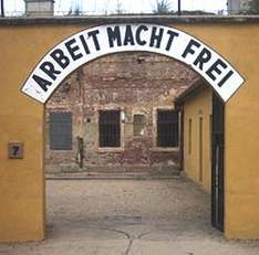 Eingang Theresienstadt, Foto: Wikipedia