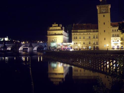 Karlsbrücke Prag bei Nacht